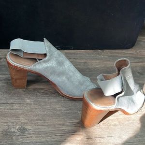 Metallic silver Donald J Piner heels